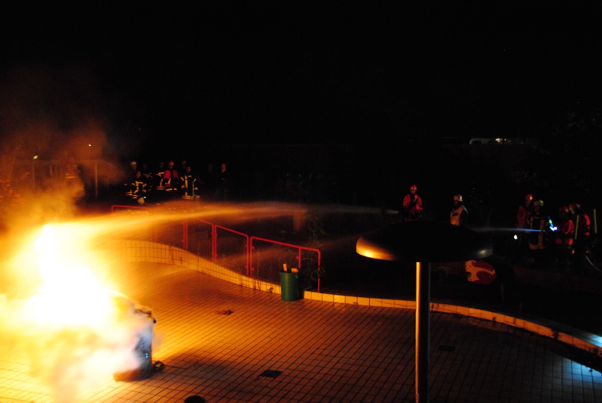 FW-WRN: Wie bei den Profis - 
Berufsfeuerwehrtag der Jugendfeuerwehr der Feuerwehr Werne