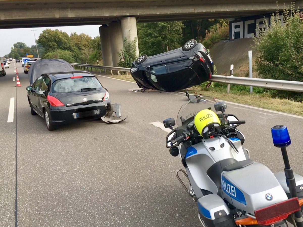 POL-PDNW: Polizeiautobahnstation Ruchheim: Verkehrsunfall mit Leichtverletzten, Unfallverursacher versuchte zu flüchten, hat keine gültige Fahrerlaubnis und stand vermutlich unter BTM-Einwirkung