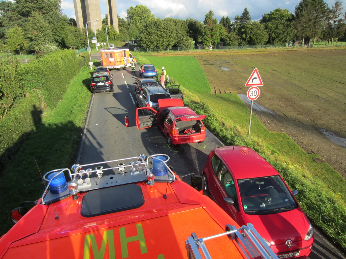 FW-MH: Pressemitteilung

Verkehrsunfall auf der Velauer Straße mit zwei verletzten Personen