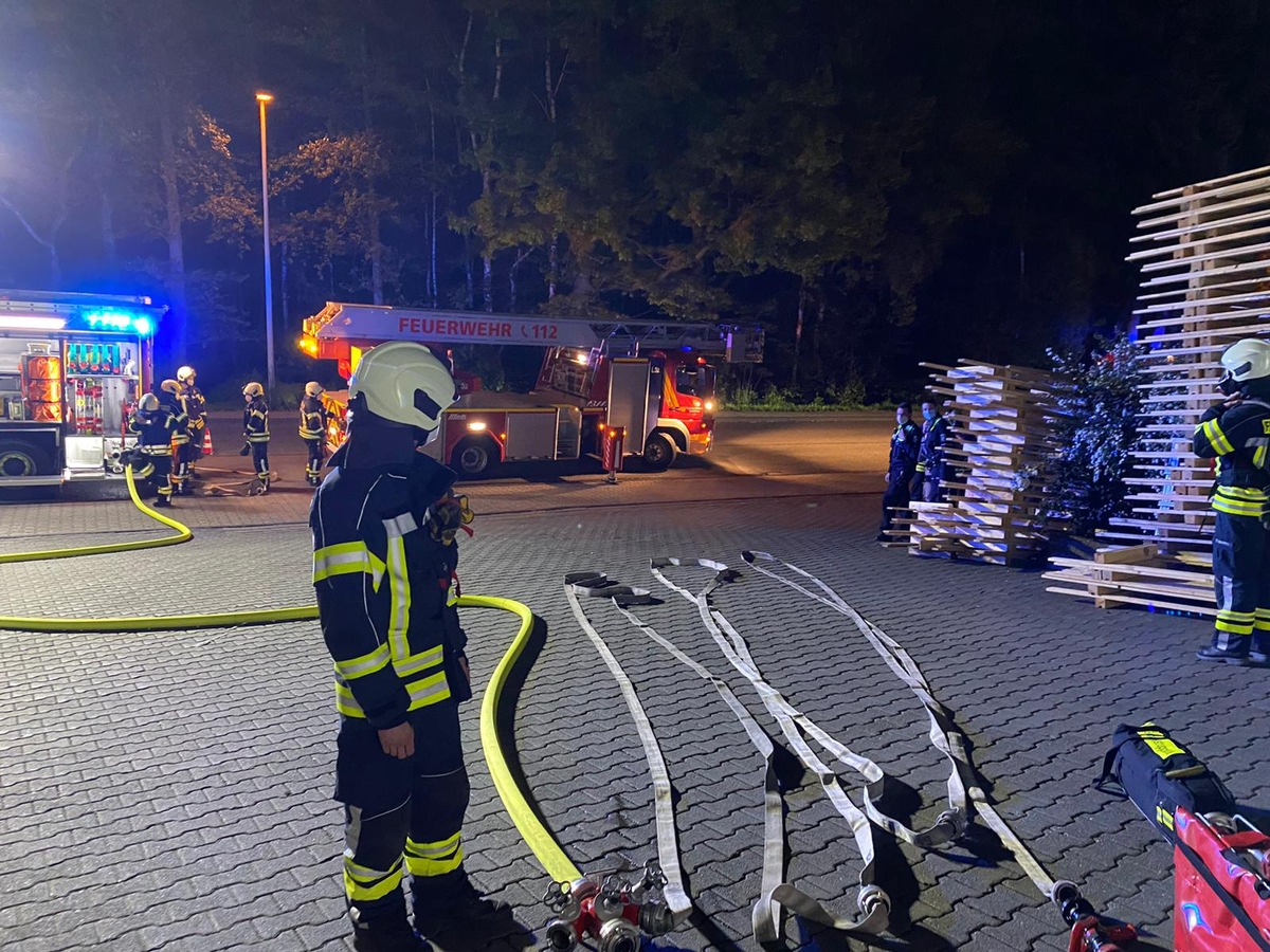 FW-EN: Feuerwehr im Einsatz