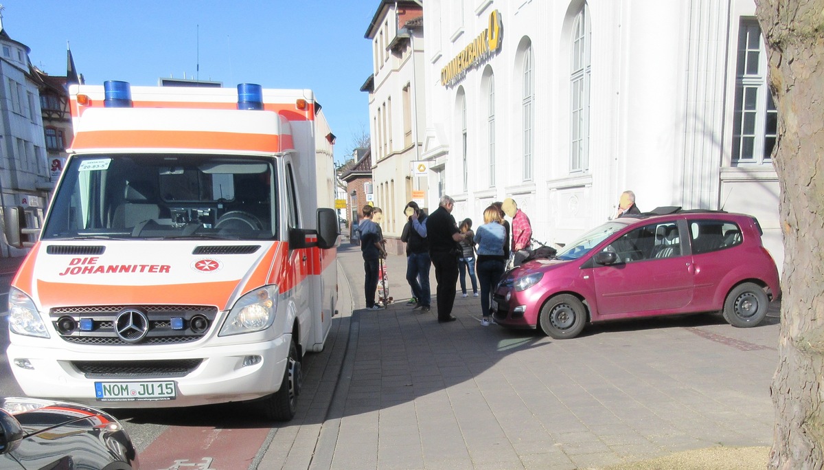 POL-HM: Verkehrsunfall zwischen Pkw und Fahrrad