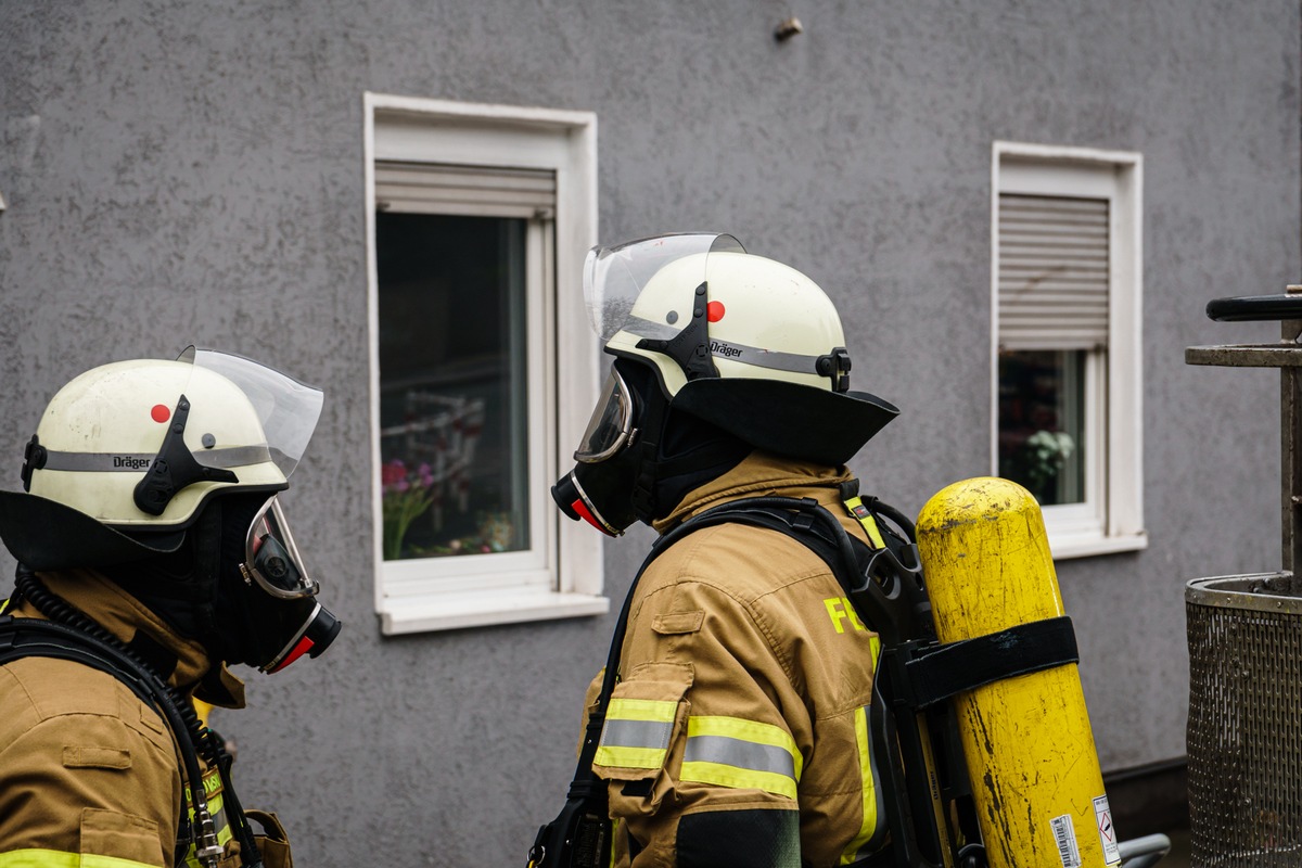 FW Menden: Rauchentwicklung aus Keller