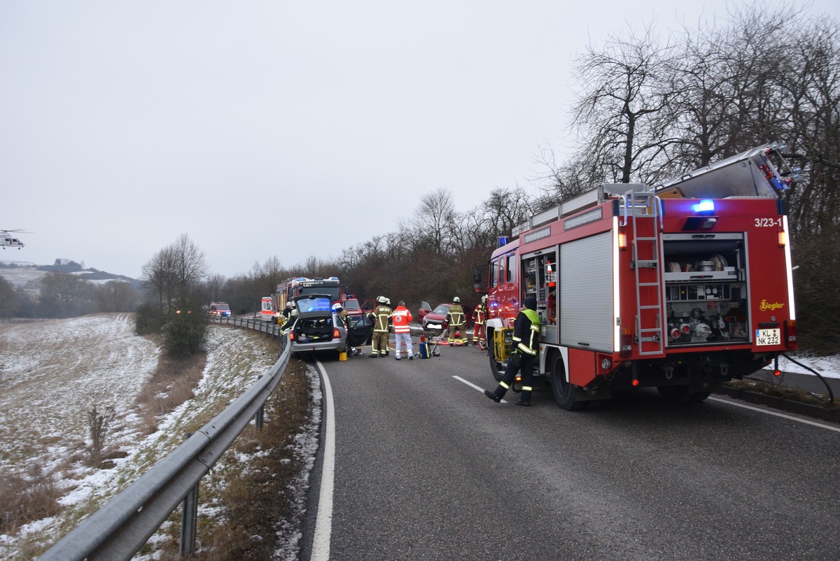 POL-PPWP: Frontalzusammenstoß im Gegenverkehr