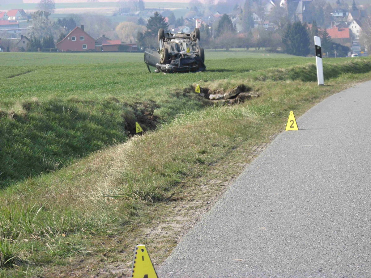 POL-HOL: Bundesstraße 240 - Dielmissen - Halle: Mit PKW mehrmals überschlagen - 64jähriger Fahrer mit Verletzungen ins Krankenhaus -