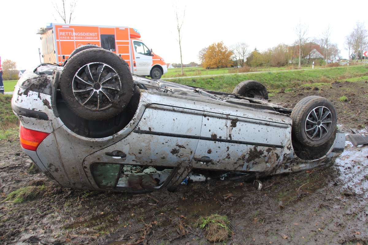 POL-MI: Auto landet nach Unfall auf dem Dach