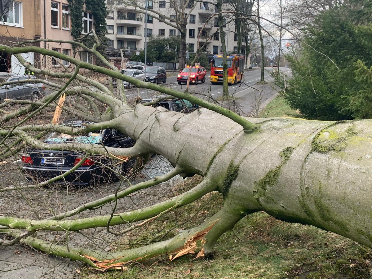 FW-BO: Sturmtief Eberhard - 1. Bilanz der Feuerwehr Bochum