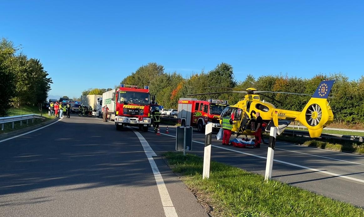 POL-WL: Schwere Verkehrsunfälle fordern einen Toten und mehrere Verletzte