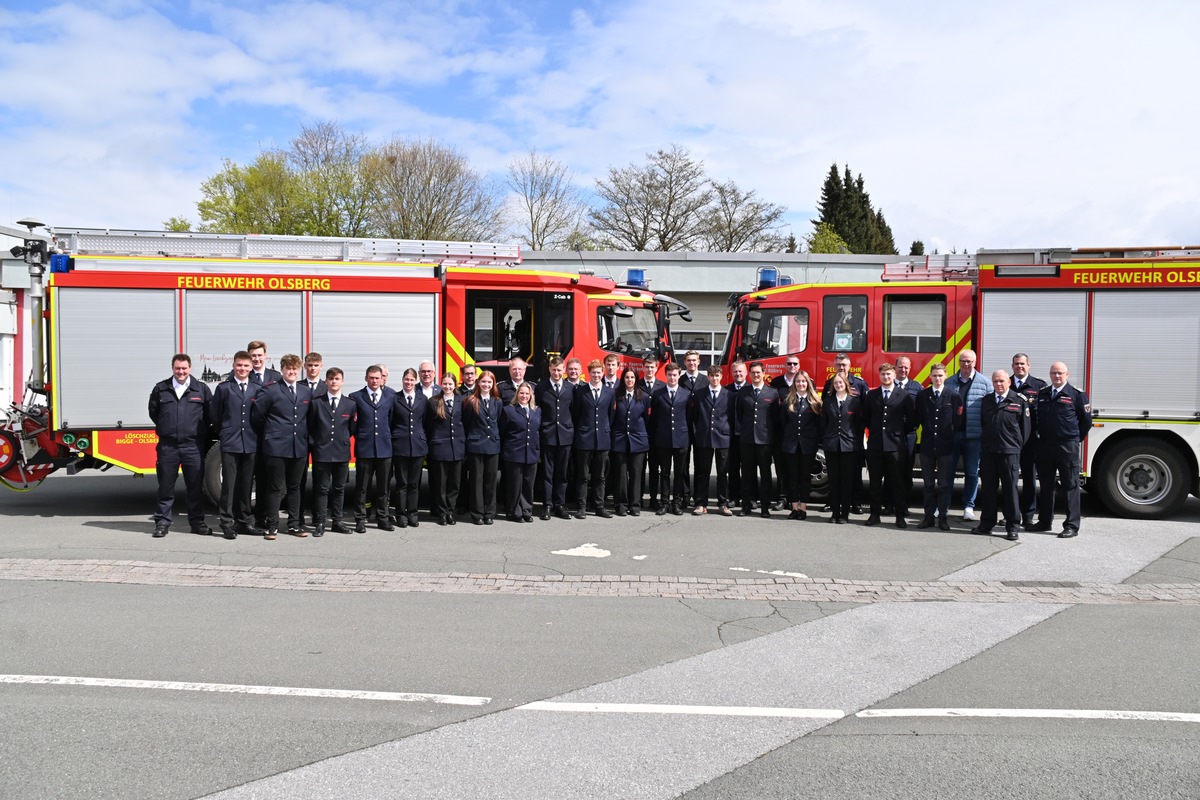 FF Olsberg: Feuerwehr Grundlehrgang in Olsberg erfolgreich absolviert