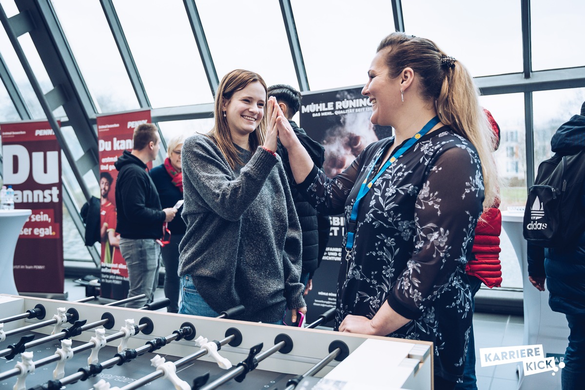 Karriere Kick in Gelsenkirchen: Rehazentrum Come Back GmbH fördert gesundes Arbeitsleben durch innovatives Event