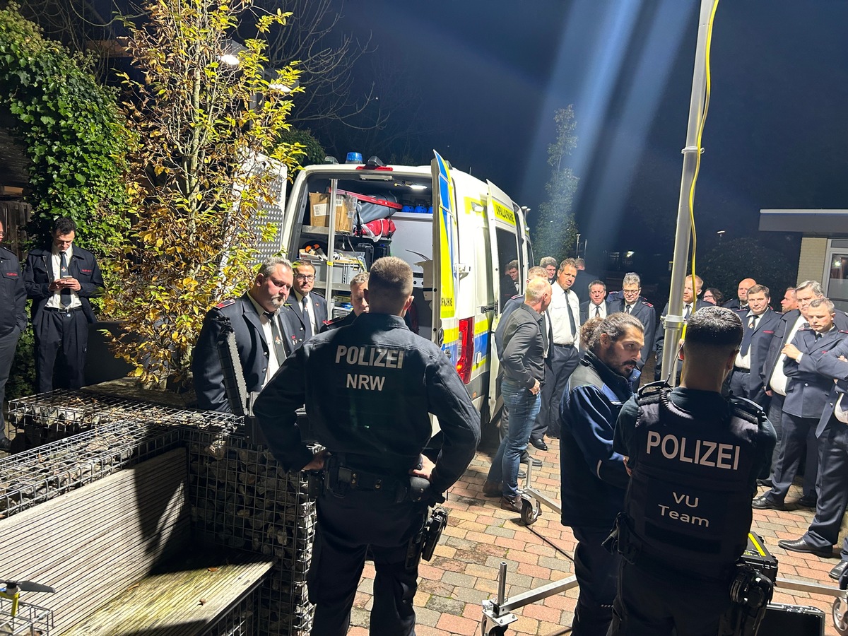 Feuerwehr Kalkar: Die Freiwillige Feuerwehr Stadt Kalkar zu Gast im Wunderland