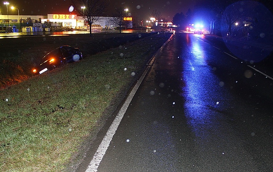 POL-HM: Verkehrsunfall / Fahrerin unter Alkoholeinfluss