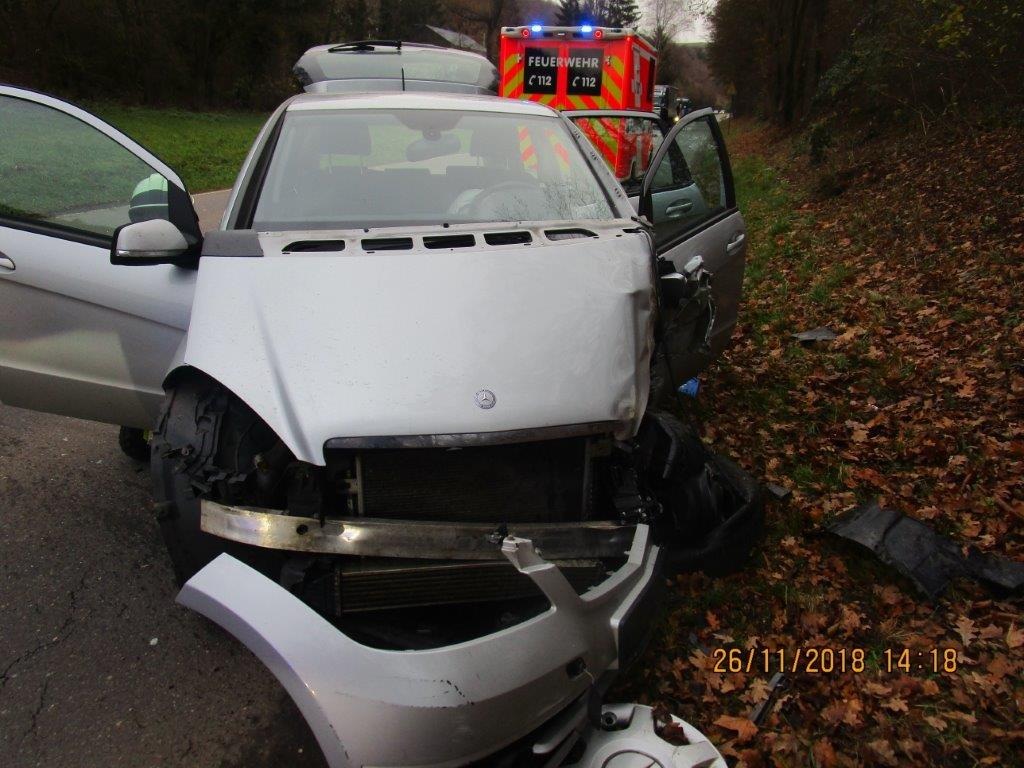 POL-PDTR: Verkehrsunfall in Olewig - Zusammenstoß zwischen PKW und LKW - 76-Jährige schwer verletzt