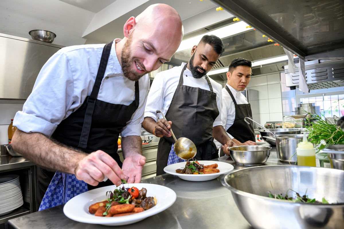 Das Integrations-Restaurant des Roten Kreuzes erhält 12 GaultMillau Punkte