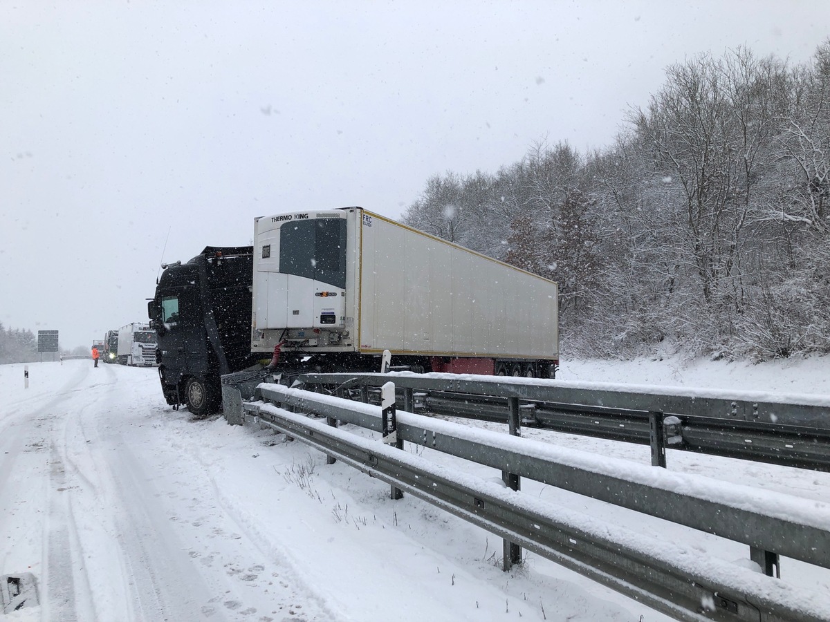 POL-PDWIL: Schneefall und Glätte: Verkehrsunfälle und Verkehrsbehinderungen am 20.01.2023 im Dienstgebiet der Polizeiinspektion Prüm