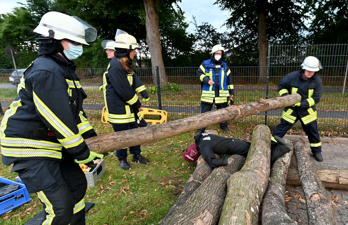 FW-RD: Es qualmt wieder : Übungsbetrieb startet durch