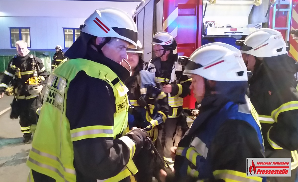 FW-PL: OT-Eiringhausen. Maschinenbrand in Industriebetrieb