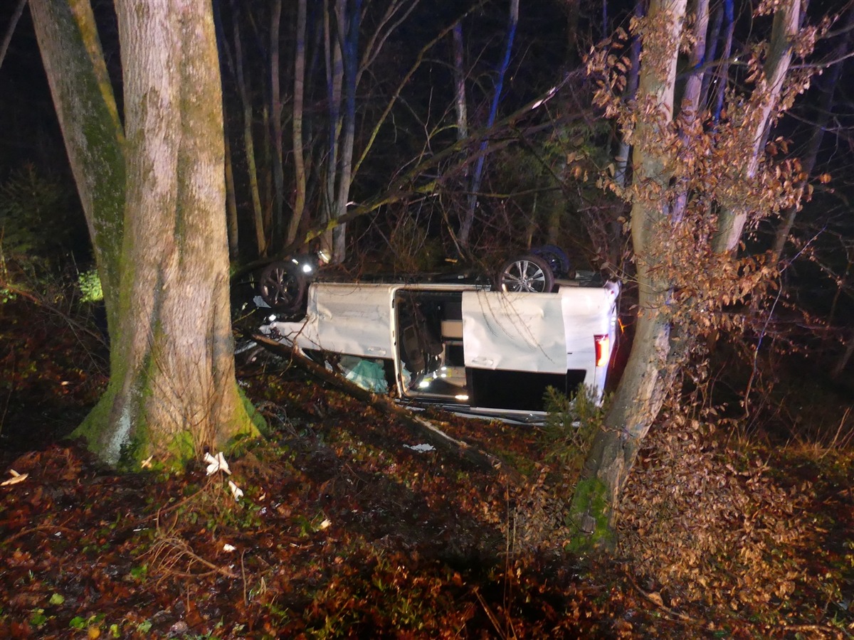 POL-GM: 240120-0063: Mit PKW überschlagen - Fahrer leichtverletzt