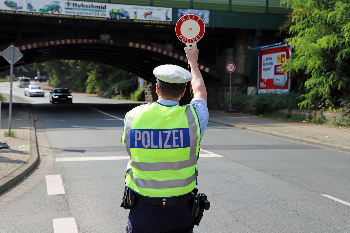 POL-UN: Kreis Unna - Landesweiter Kontrolltag: Kreispolizeibehörde Unna stellt 74 Handyverstöße fest