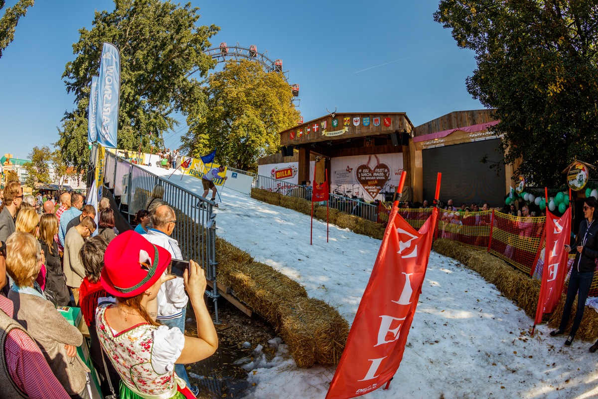 Riesneralm eröffnet auf der Wiener Wiesn die Skisaison