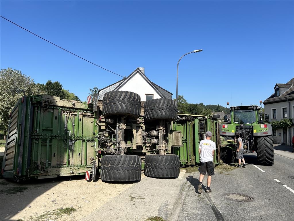 POL-PDWIL: Verkehrsunfall mit Flucht