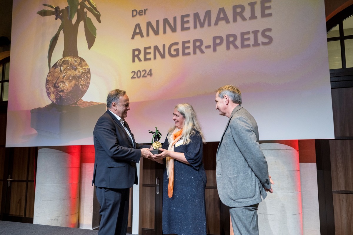 „Solidarität ist immer konkret“: ASB verleiht Annemarie-Renger-Preis 2024 an den Verein Neuland gewinnen e. V.