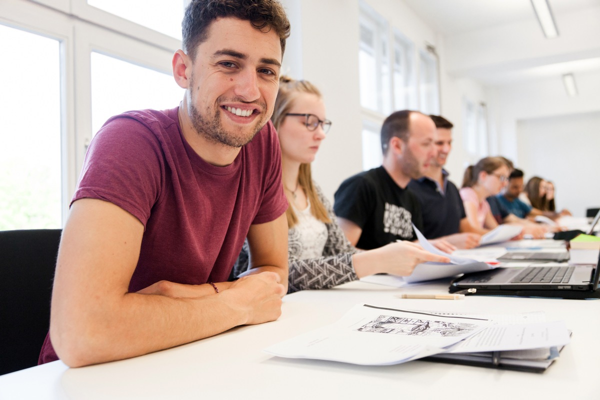 Jubiläumsstipendien für Erstsemester / 10 Jahre Akkon-Hochschule der Johanniter-Unfall-Hilfe e.V.