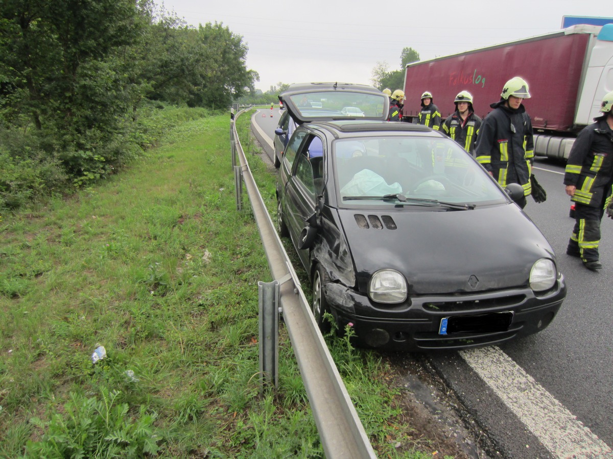 FW-MH: Schwerer Verkehrsunfall auf der A40