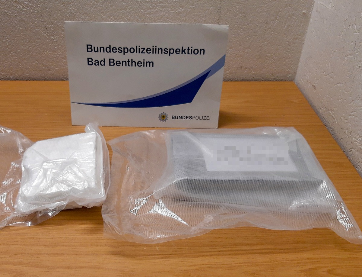 BPOL-BadBentheim: Rund 1,7 Kilo Kokain im Auto versteckt / Mutmaßlicher Drogenschmuggler in Untersuchungshaft