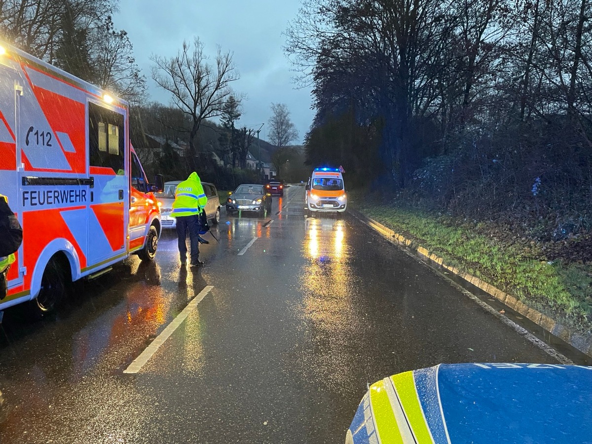 POL-PDTR: Schwerer Verkehrsunfall in Olewig - Polizei sucht Zeugen