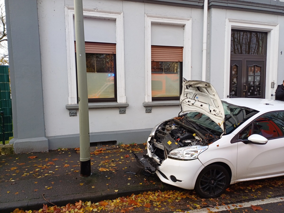 FW-EN: Wetter - Verkehrsunfall am Morgen