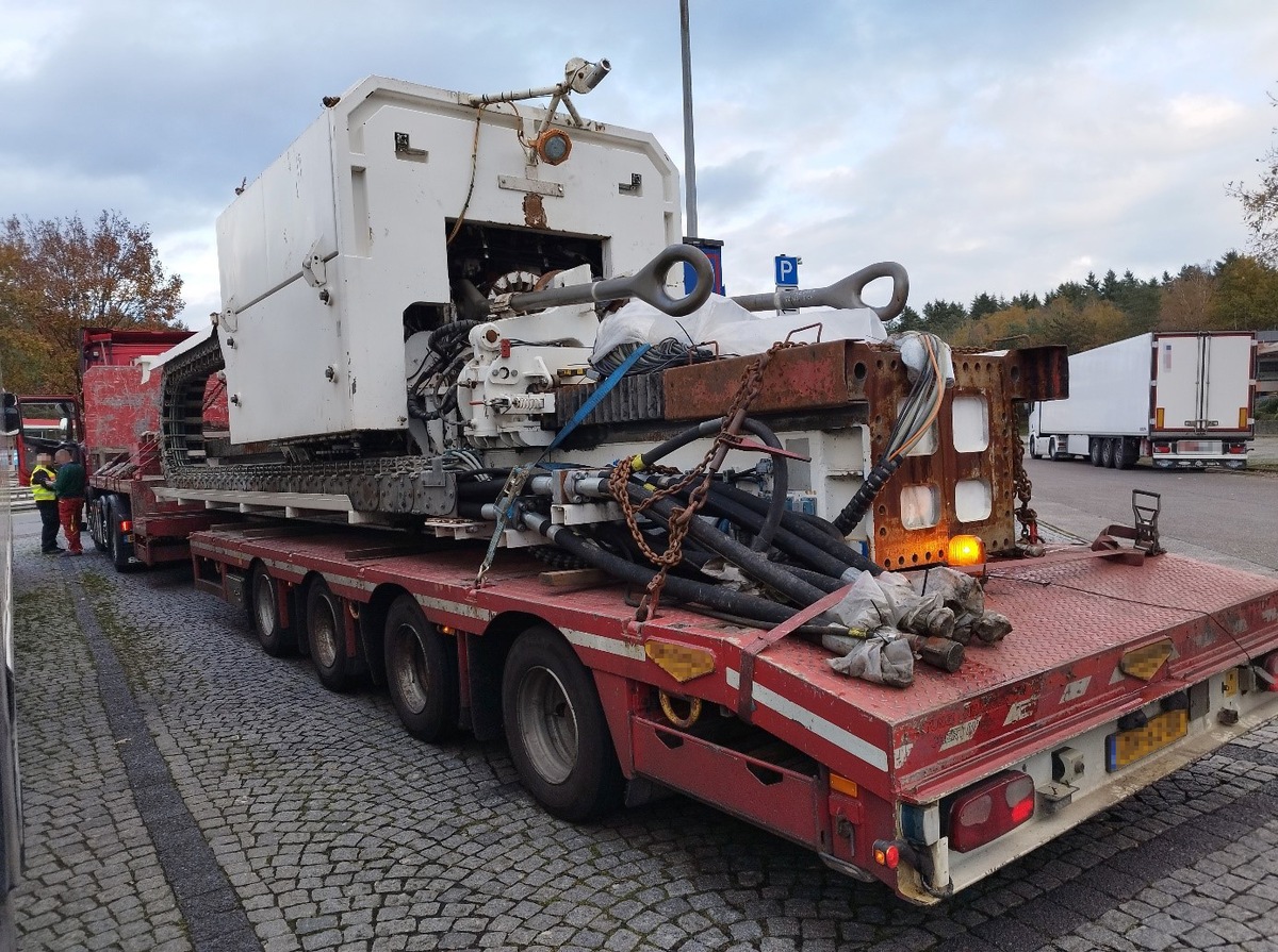 POL-OLD: +++ Regionale Kontrollgruppe nimmt Lastkraftwagen und Busse in den Fokus +++ Fast jeder zweite Transport beanstandet +++