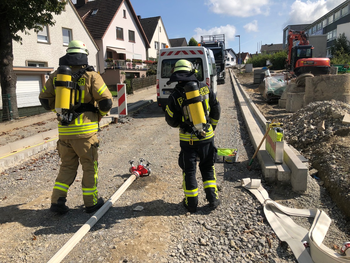 FW-PB: Gasaustritt nach Bauarbeiten am Ossensteg in Altenbeken