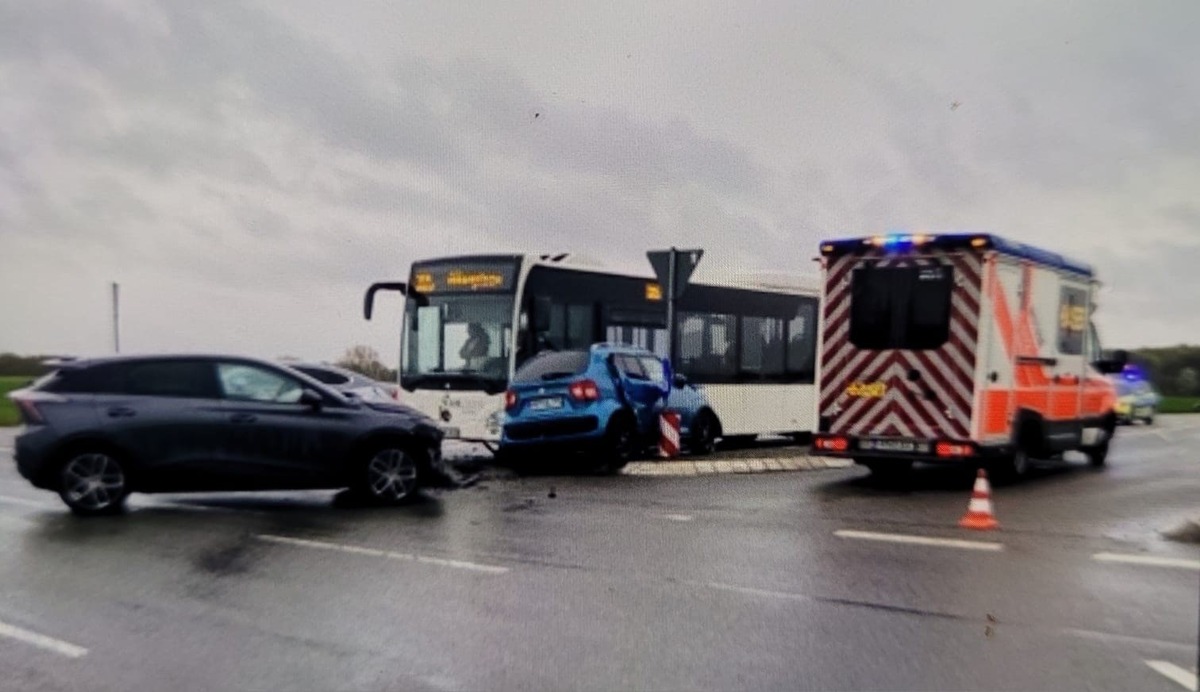 POL-HST: Schwerer Verkehrsunfall nahe Altenpleen