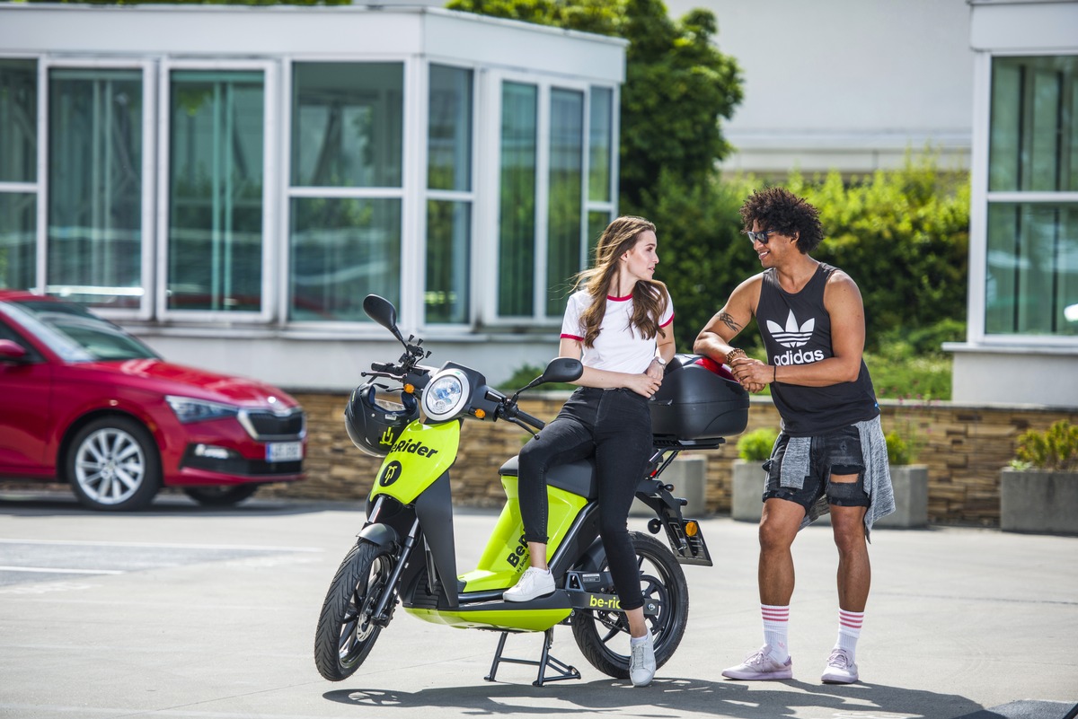 eScooter-Sharing-Dienst ,BeRider&#039; des SKODA AUTO DigiLab erweitert Flotte für kommende Saison (FOTO)