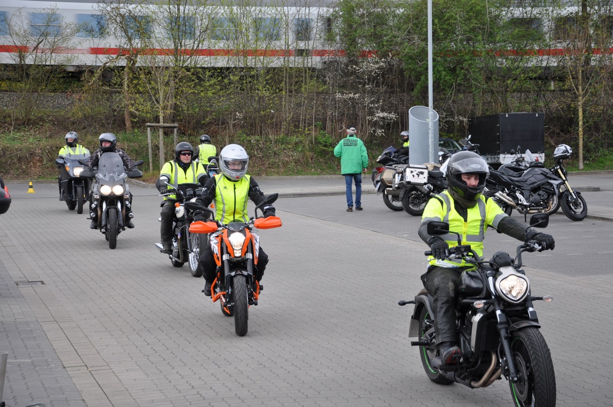 POL-WL: &quot;Sicher mit dem Motorrad in den Sommer 2017&quot; - Polizei bietet erneut Präventionsveranstaltung für Biker an