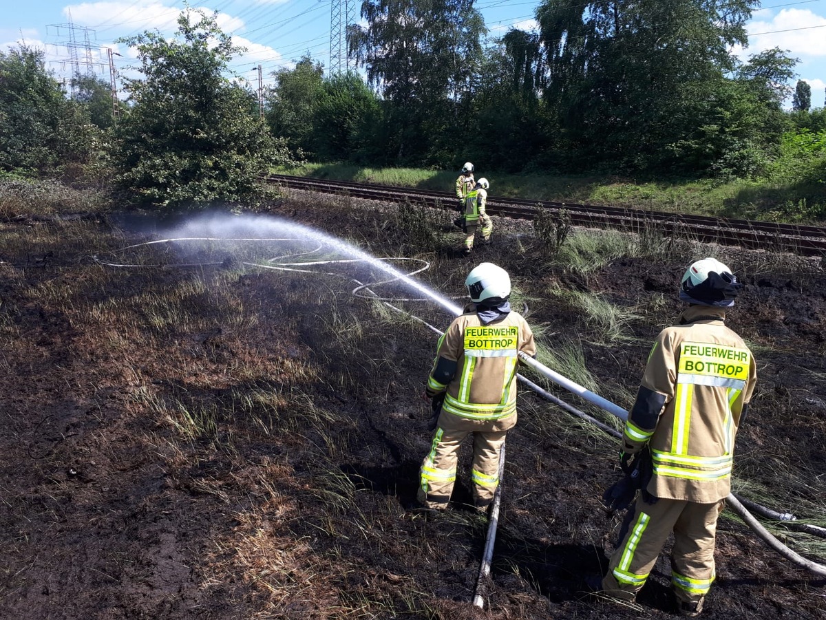 FW-BOT: Arbeitsintensiver Tag für die Feuerwehr Bottrop