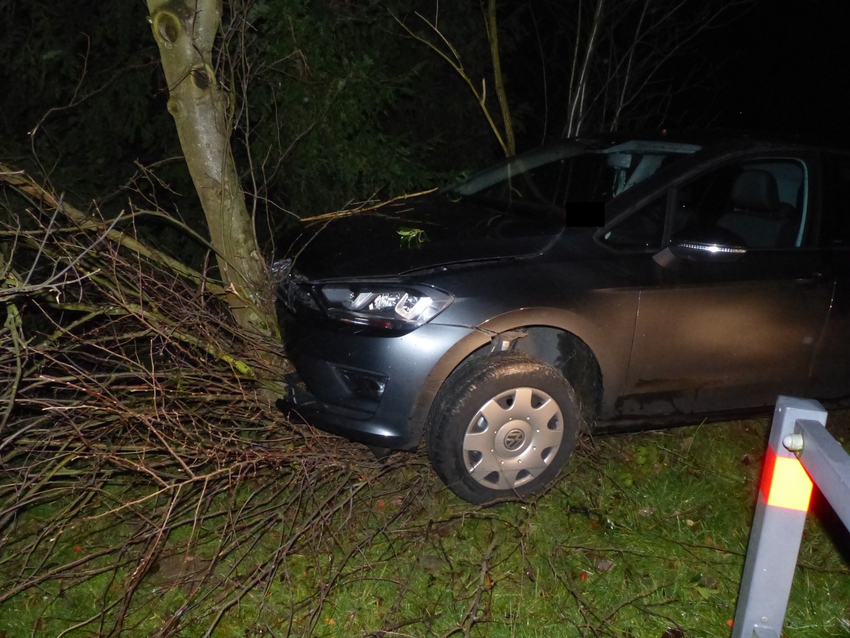 POL-DN: Unfall mit gestohlenem Auto