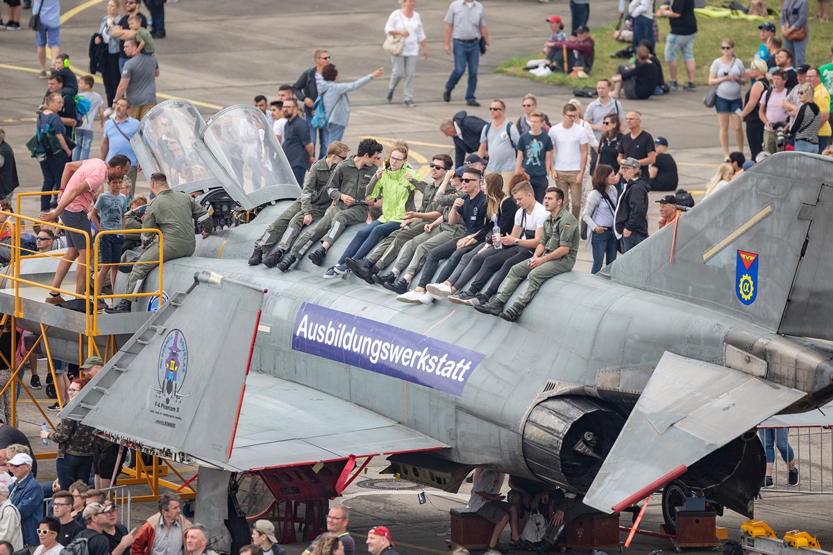 Tag der Bundeswehr und Jubiläum 70 Jahre Luftbrücke Berlin
am Samstag, 15. Juni 2019, ab 9 Uhr auf dem Fliegerhorst Faßberg