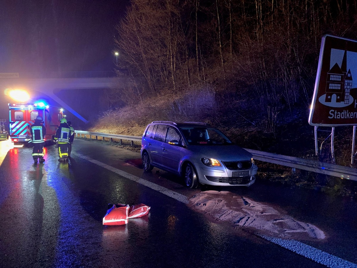 FW-EN: Verkehrsunfall auf der BAB43 bei Glatteis