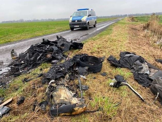 POL-VER: ++ Diesel abgezapft ++ Scheibe eingeschlagen ++ Verbrannte Autoteile illegal entsorgt (Foto 1) ++ Wem gehört die weiße Gazelle? (Foto 2) ++