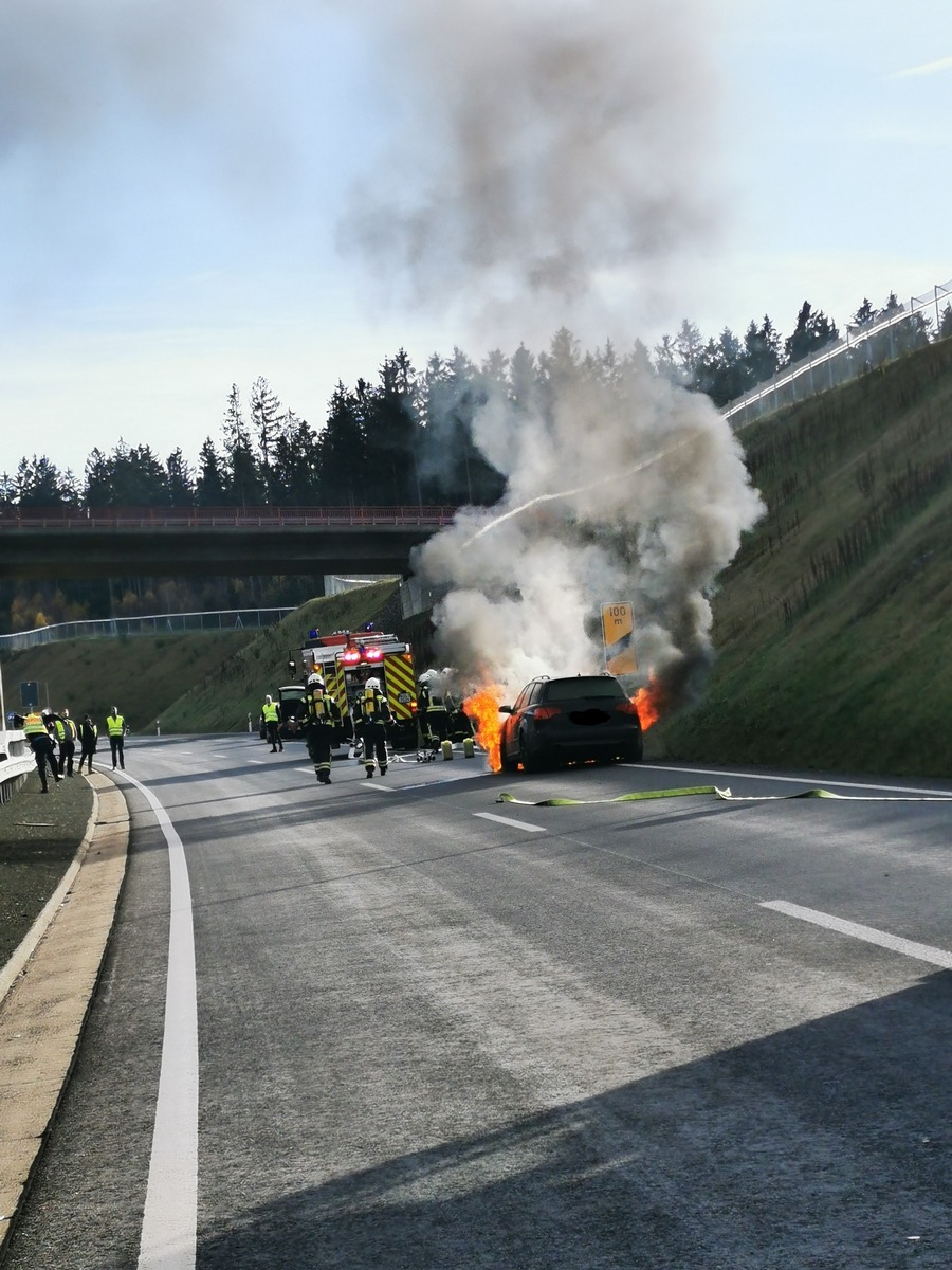 POL-PDWIL: PKW Brand auf B 50 neu, Höhe Ortslage Longkamp