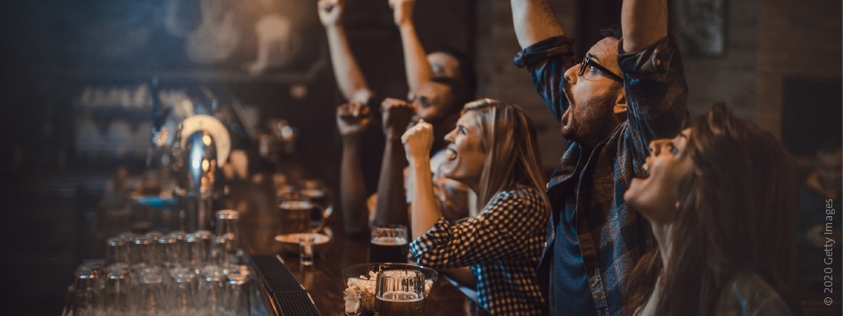 Die Raiffeisen Super League ist zurück - mit dem neuen Teleclub Sportbar-Abo erstmals auch in Schweizer Bars