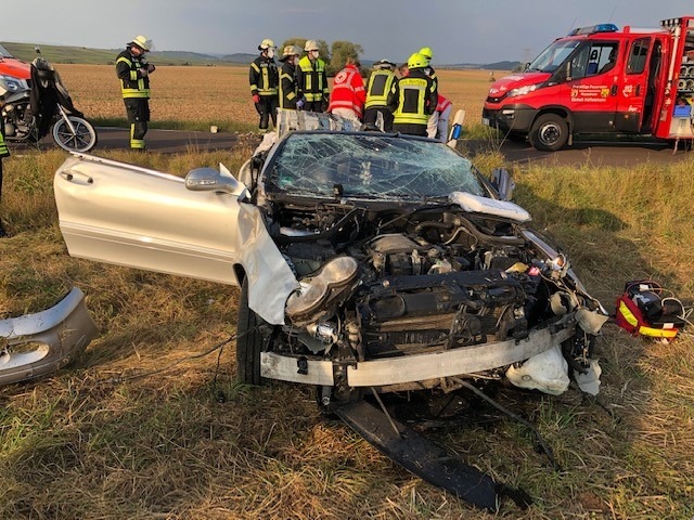 POL-PDKH: Verkehrsunfall mit schwerstverletzter Person auf der K53