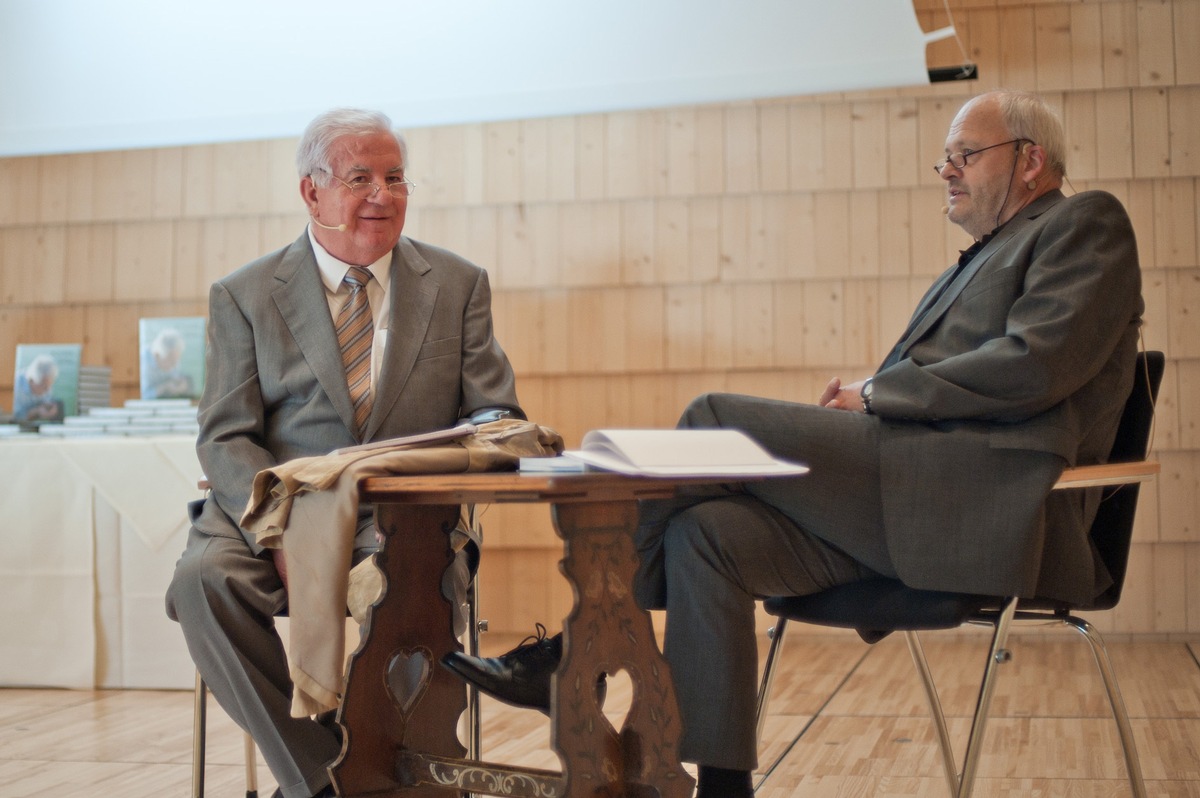 Buch &quot;Rogner Biografie &amp; Lebenswerk&quot; von Dieter Otte wurde gestern im Stift Ossiach präsentiert - BILD