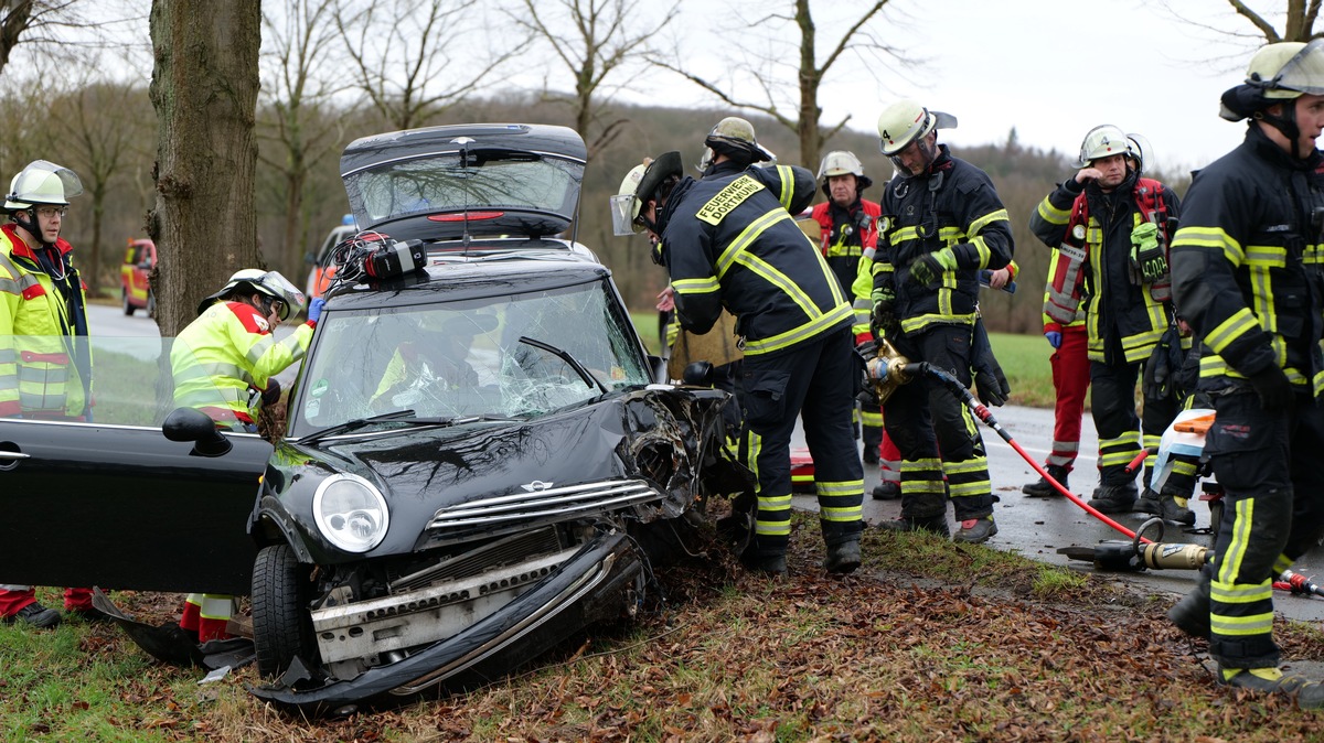 FW-DO: Schwerer Verkehrsunfall in Holzen