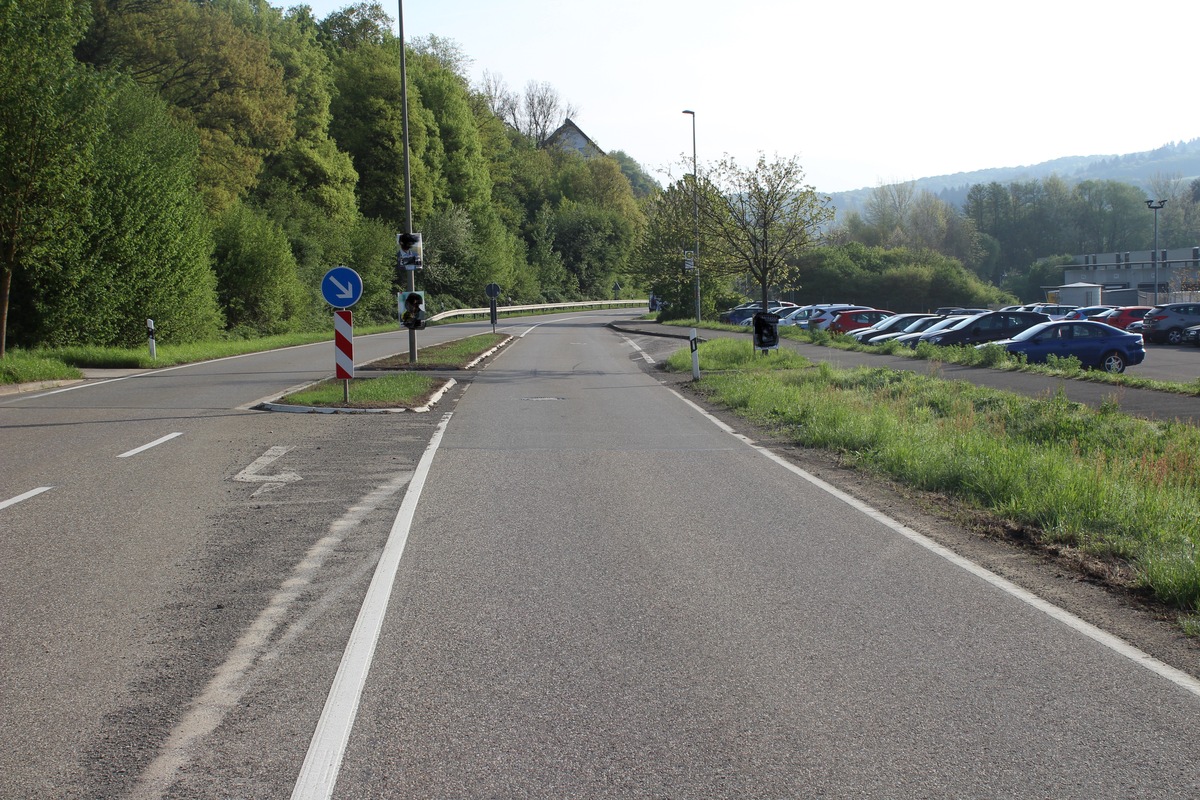 POL-PDKL: Motorradfahrer bei Verkehrsunfall schwer verletzt