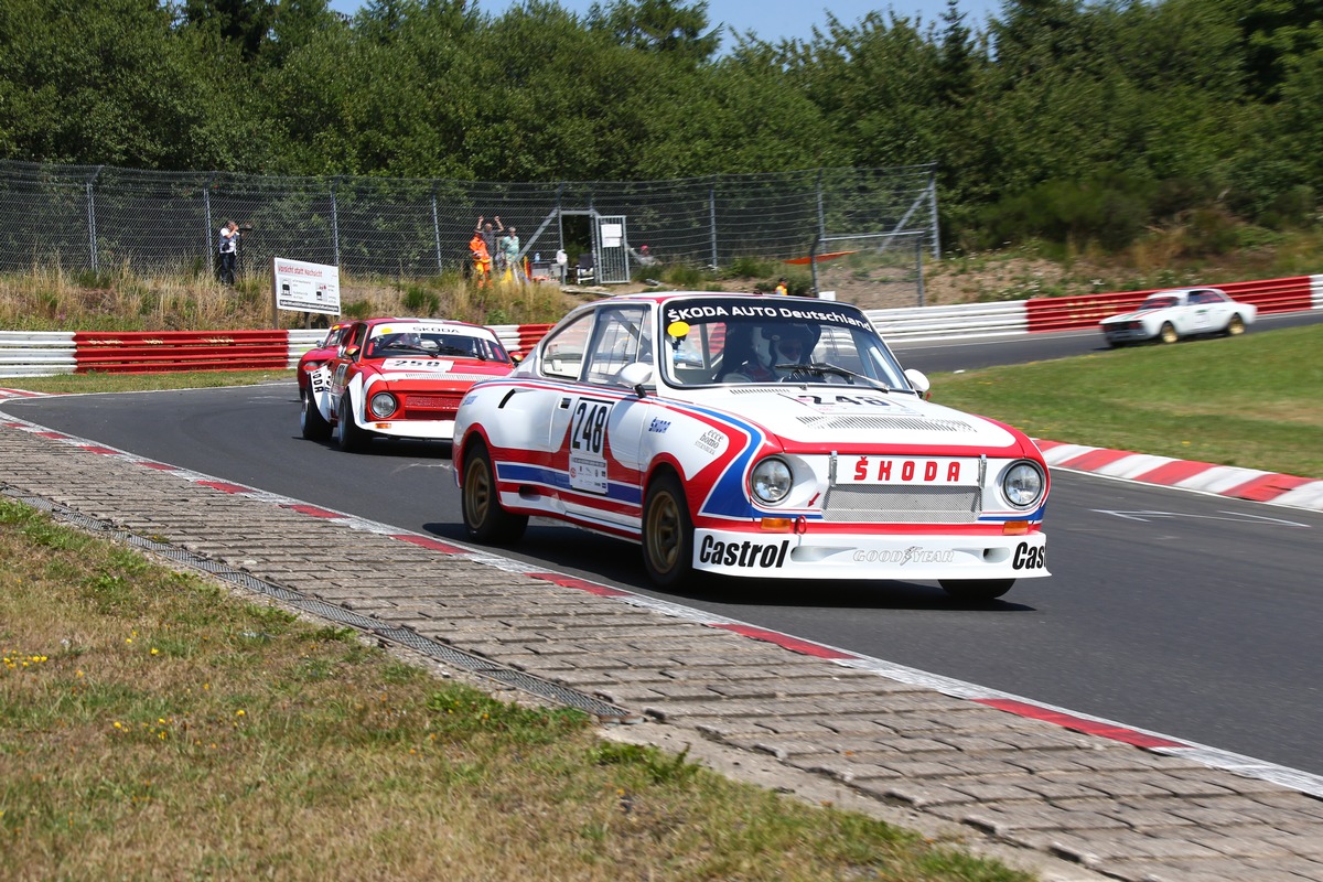 SKODA 130 RS startet beim ,24h-Classic&#039; im Rahmen der 24 Stunden Nürburgring (FOTO)