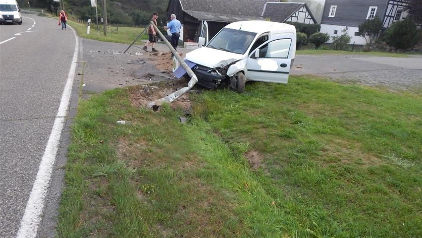 POL-PDNR: Wissen - Verkehrsunfall mit einer schwerverletzten Person