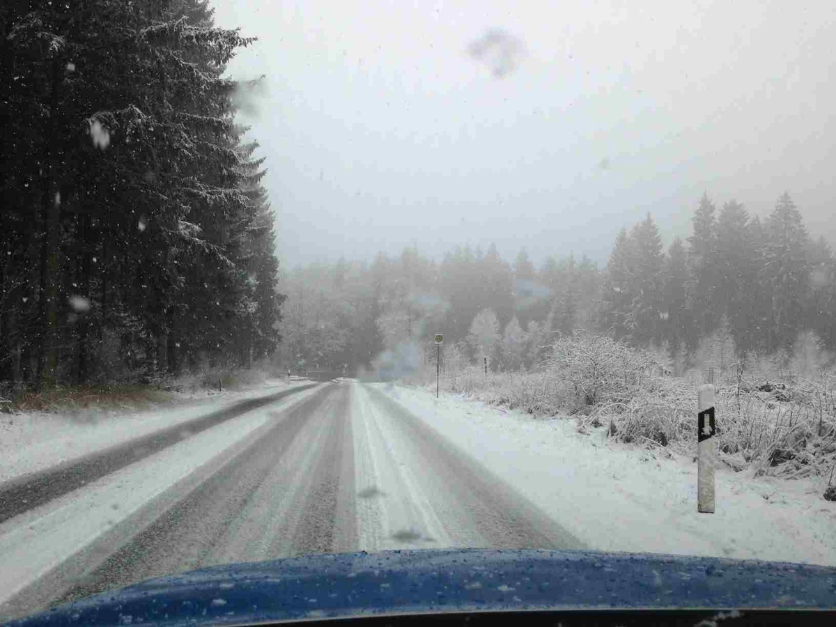 POL-HOL: Solling wieder schneeweiß: Erneuter Wintereinbruch im Solling -Keine Unfälle / Verkehrsteilnehmer verhielten sich vorsichtig  -