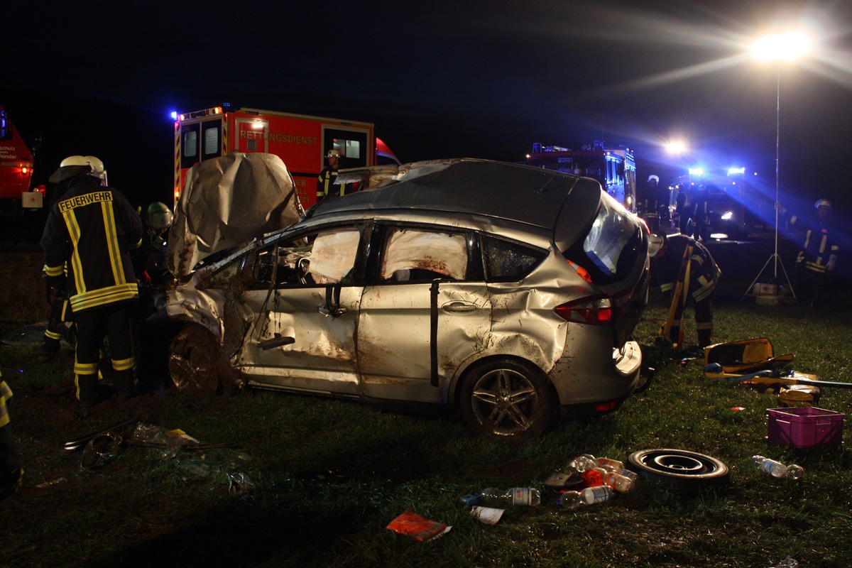 POL-HX: Drei Verletzte nach Verkehrsunfall